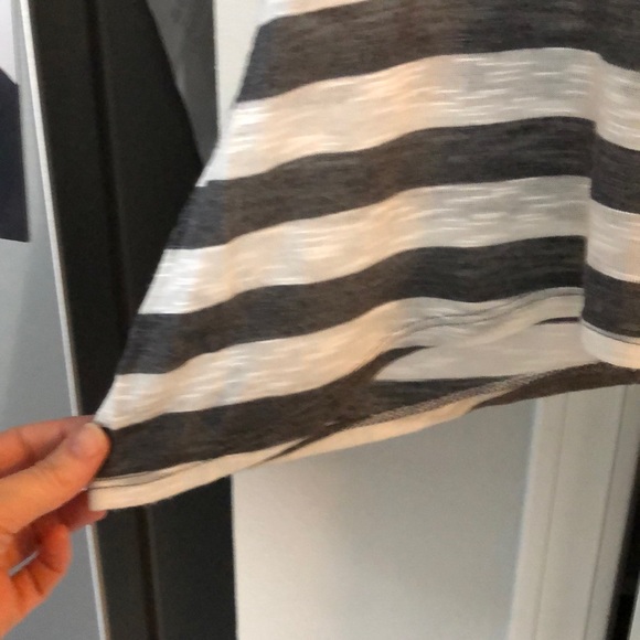 Cropped ROCK drape cut Tee - Picture 3 of 4